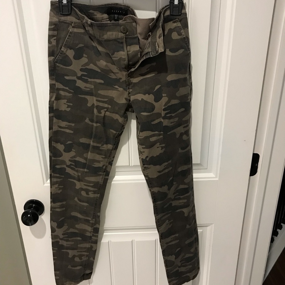 Sanctuary Camo Pants in Olive & Khaki Tones
